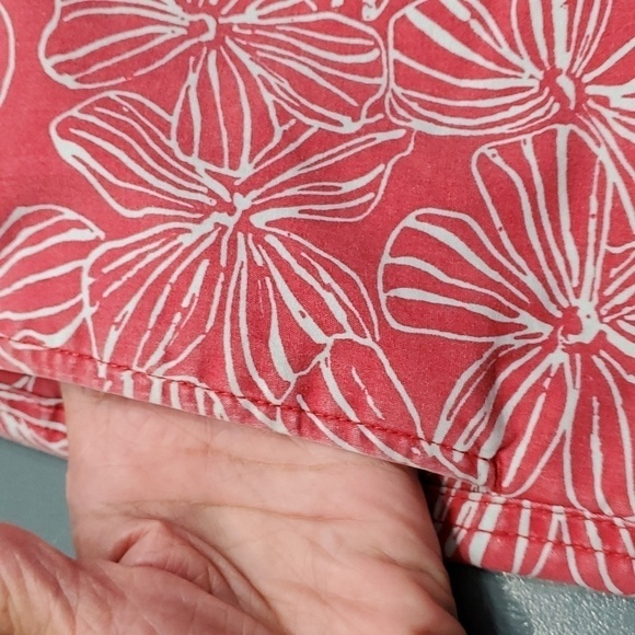 REYN Spooner mens red and white trunks. Size 40. Tie front snd 3 pockets i - Picture 6 of 9